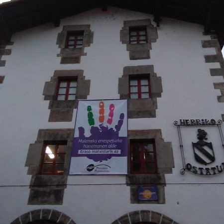 Herriko Ostatua Zubieta Exterior foto